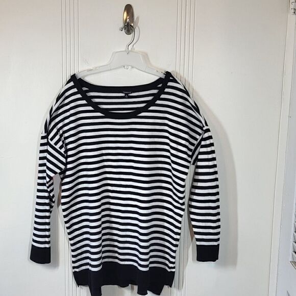 Plus Size Torrid Black & White Top - Picture 1 of 11